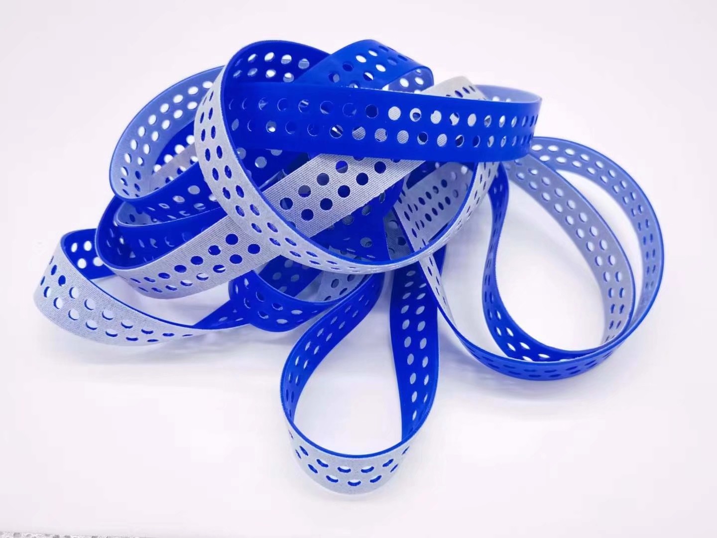 QIANYUE专业生产锂电池输送带-PU防静电打孔皮带-防静电输送带