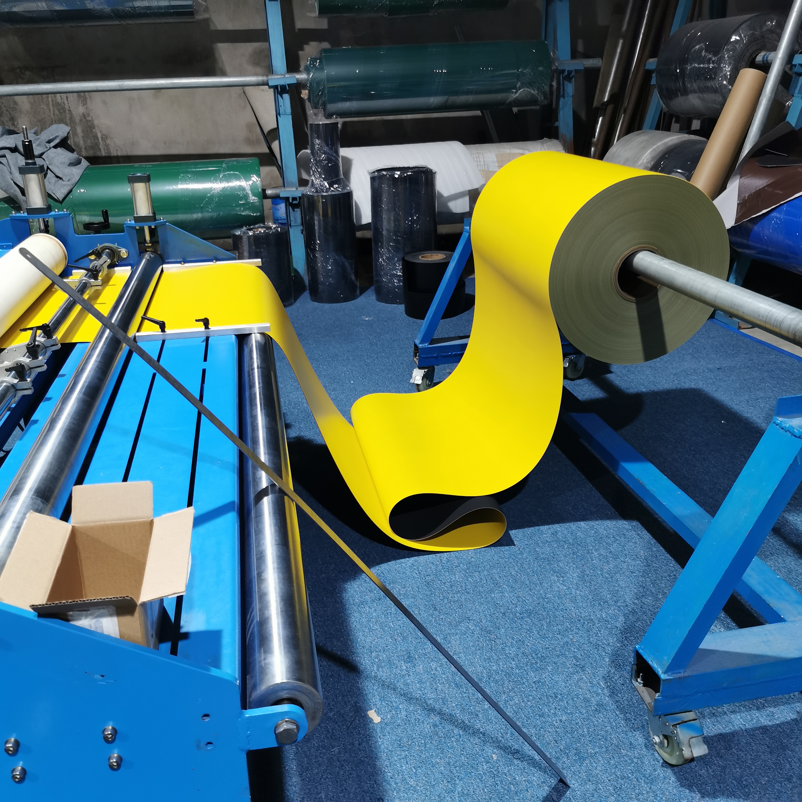 黄色抗静电PU输送带PVC传动带锂电池耐磨耐油 耐腐蚀输送带